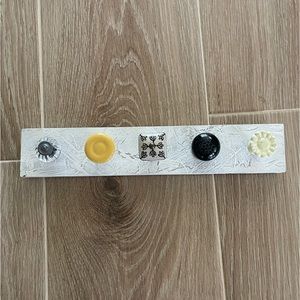 Wall Multi-knob Jewelry Holder